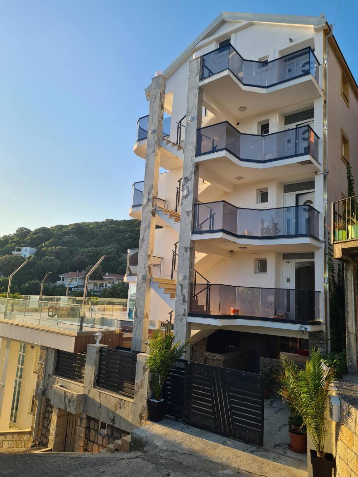 Apartments Mekic Утьеха Экстерьер фото